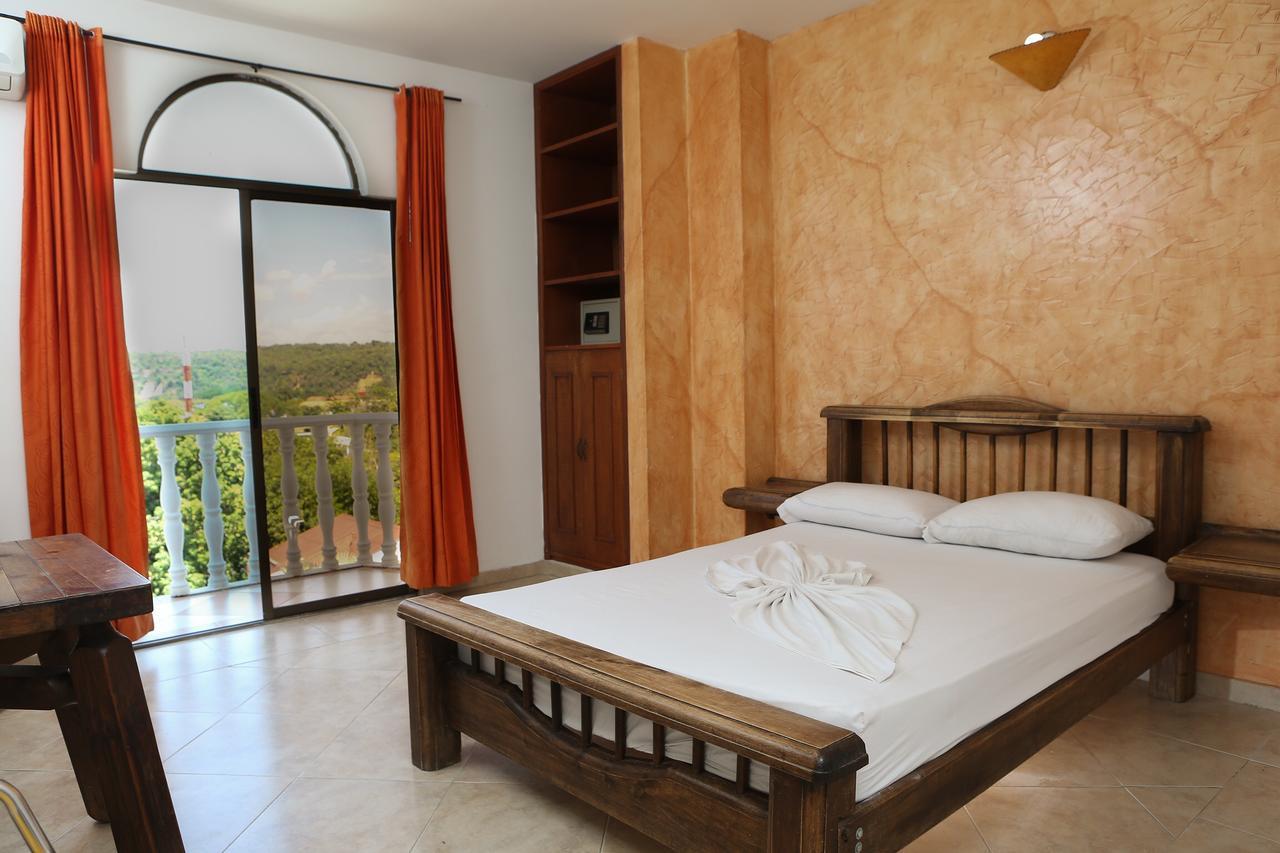 Hotel Anamichu Suites Melgar Esterno foto